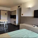 Uniclub House Apartment